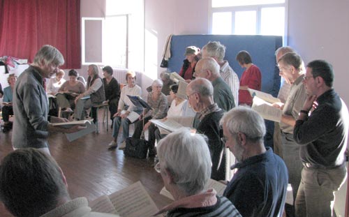 Les deux choeurs en repetition à Verteuil d'Agenais